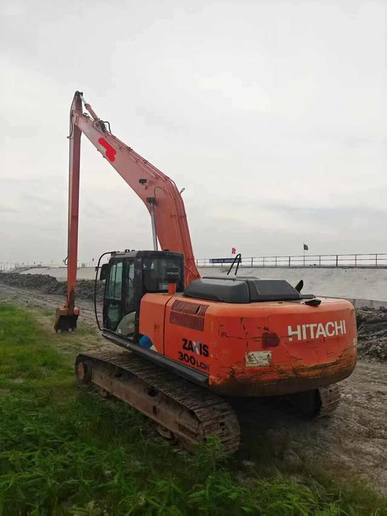 Buy Hitachi ZX260-3G Used Excavator / 1