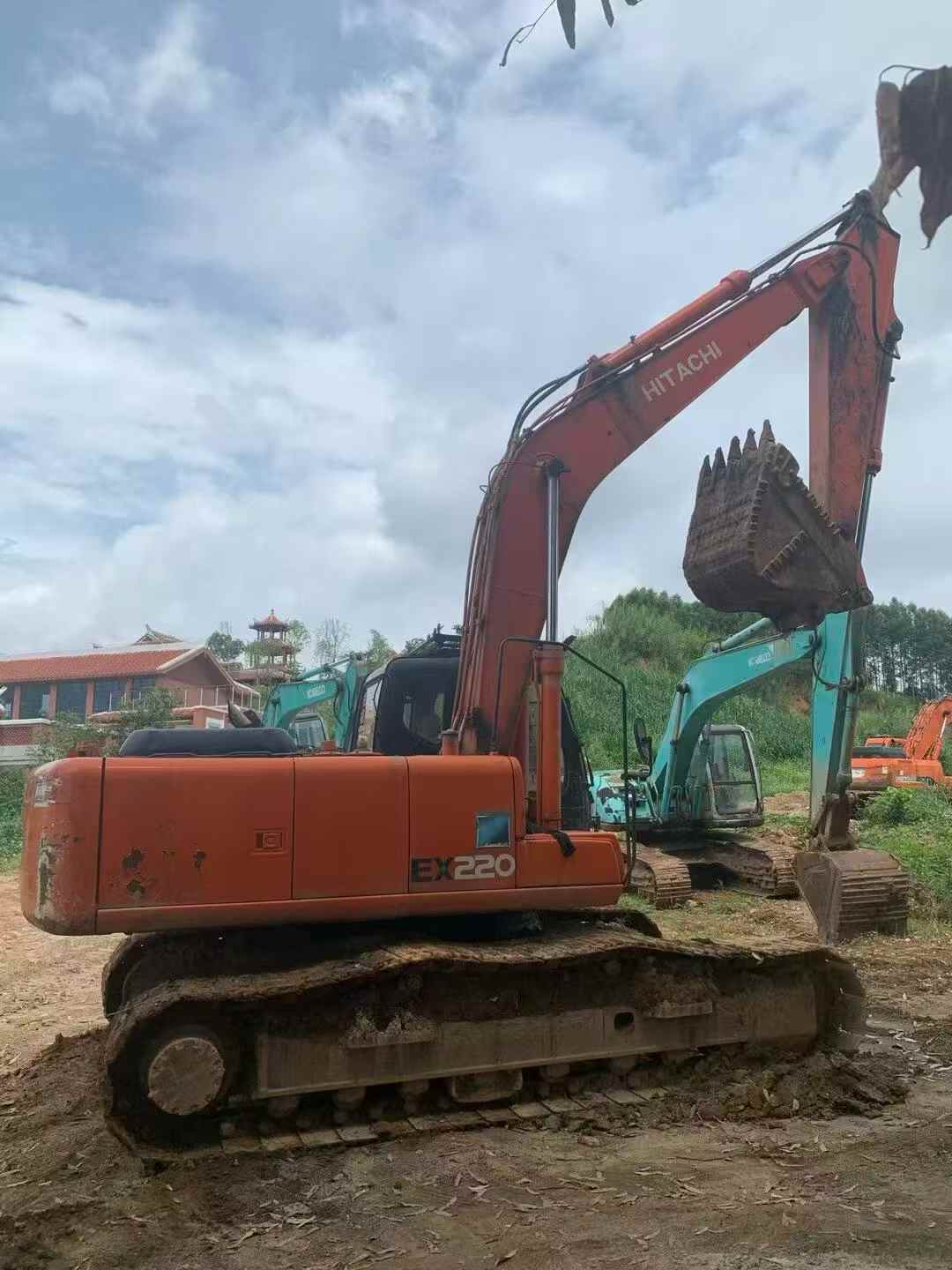 Buy Hitachi EX200-5 Used Excavator / 2