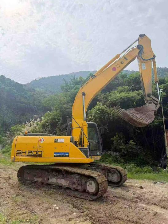 Buy Sumitomo SH200A5 Used Excavator / 1