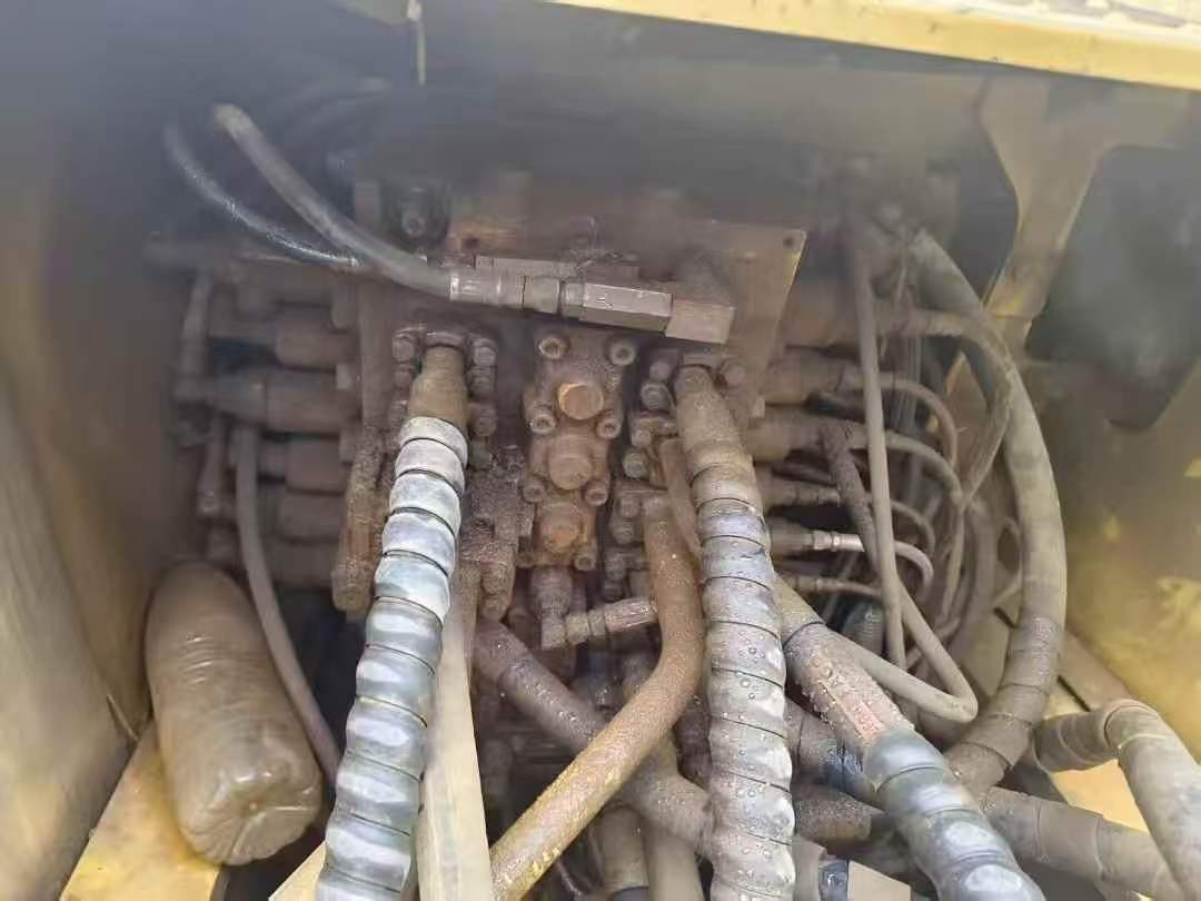 Buy Komatsu PC200-8 Used Excavator / 4