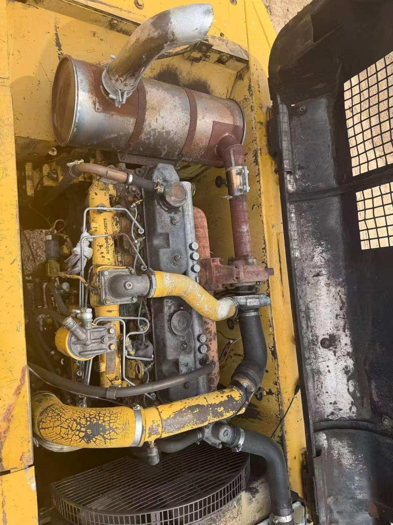 Buy Caterpillar 320V2 Used Excavator / 8