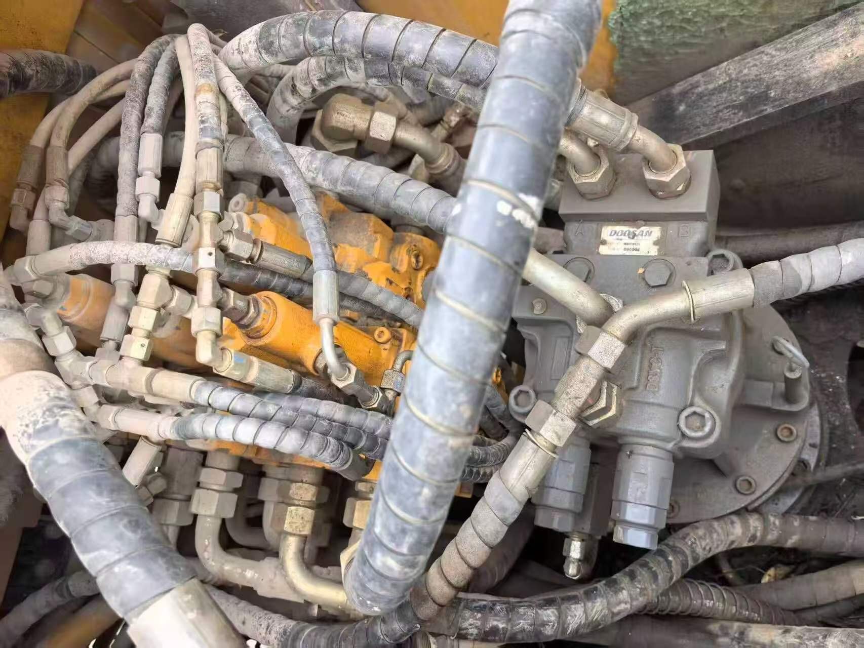 Buy Sany SY135 Used Excavator / 4