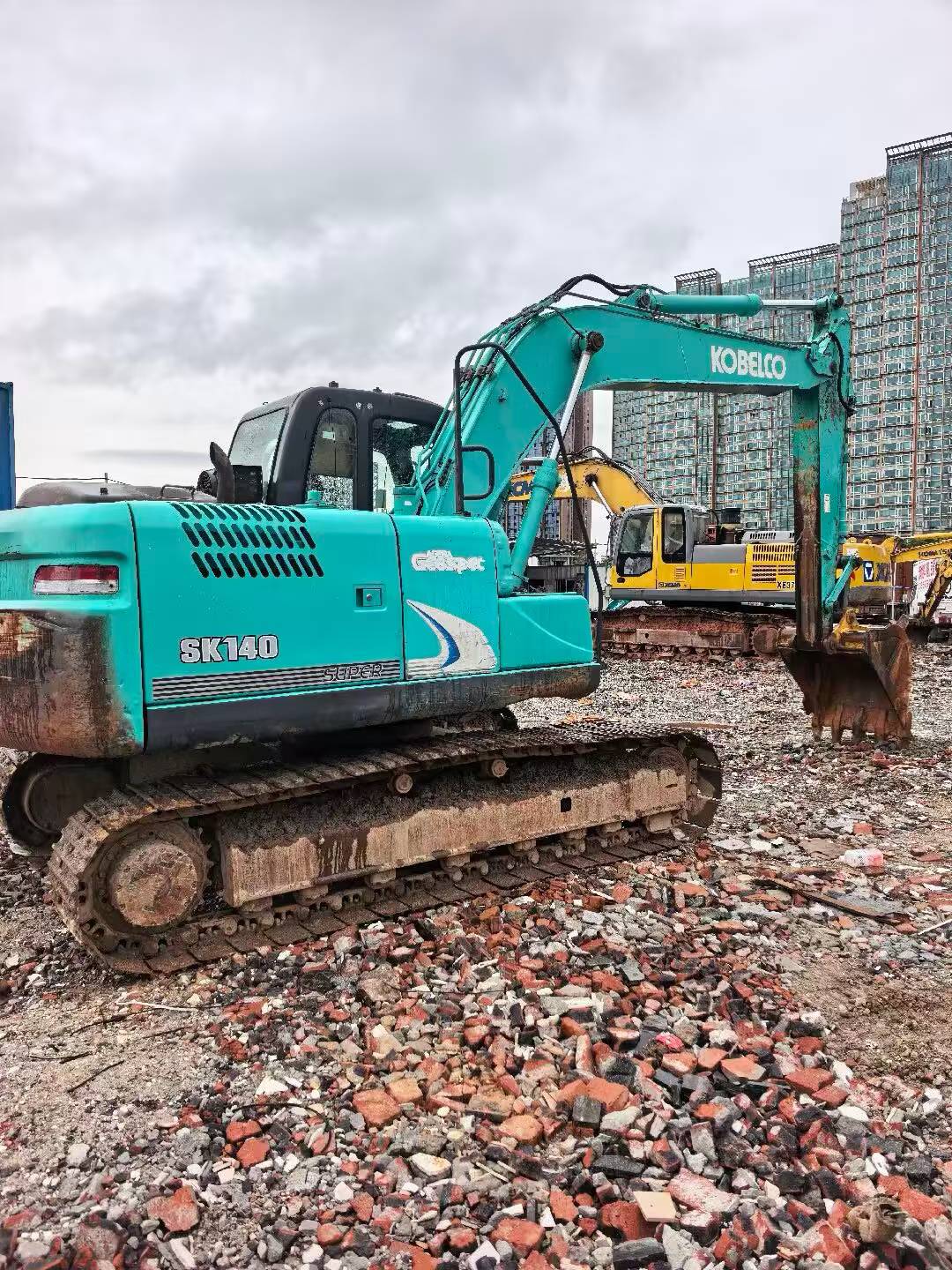 Buy Kobelco SK140 Used Excavator / 2