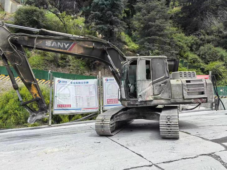 Buy Sany SY215C Used Excavator / 1