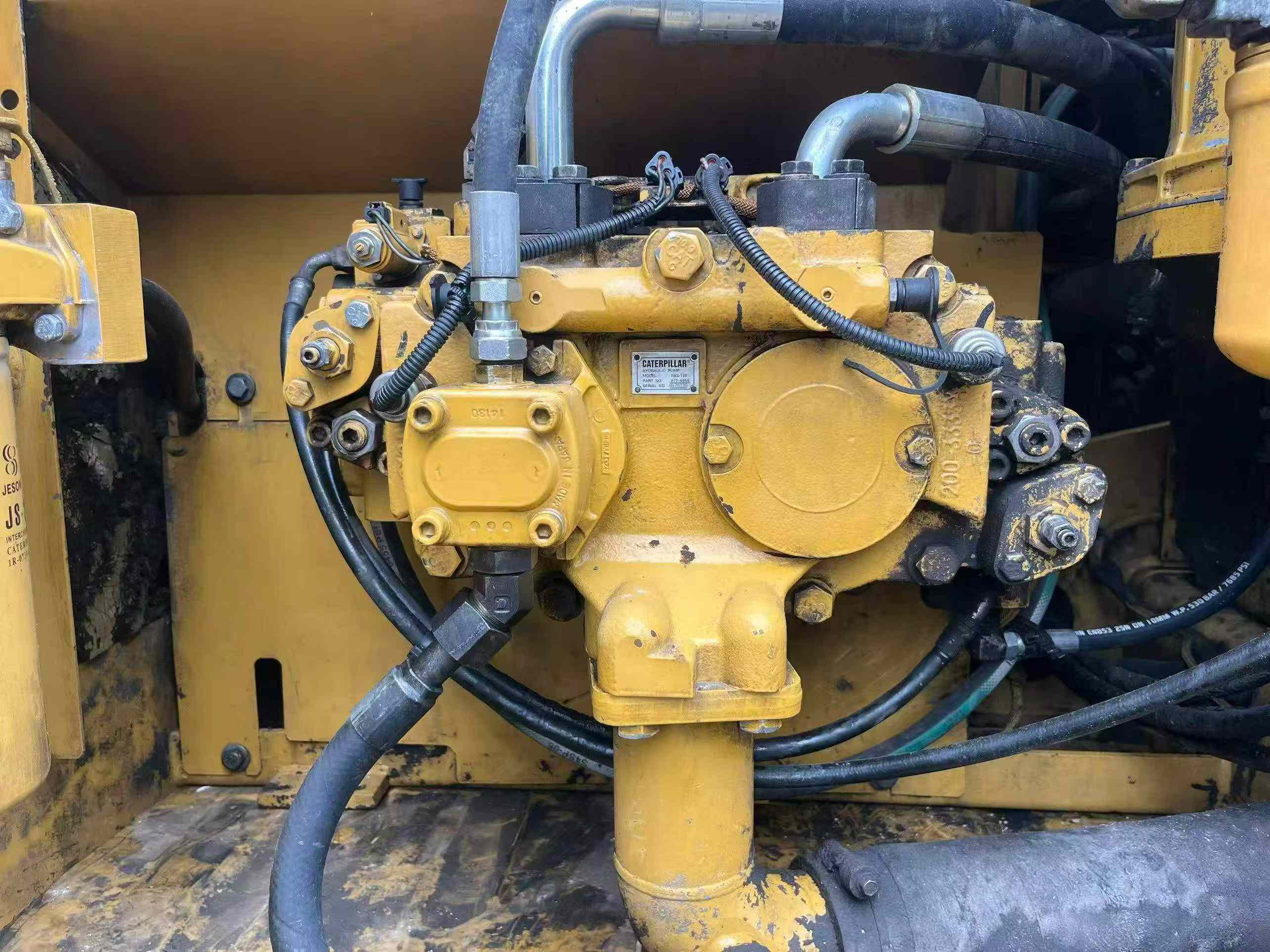 Buy Caterpillar 320D Used Excavator / 7