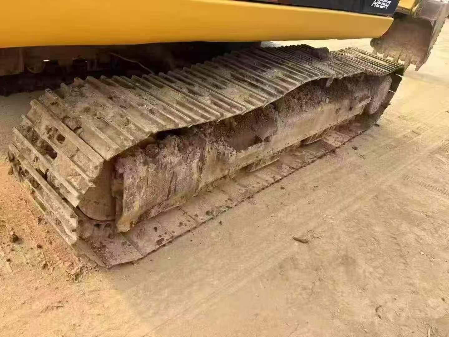Buy Caterpillar 320D Used Excavator / 8