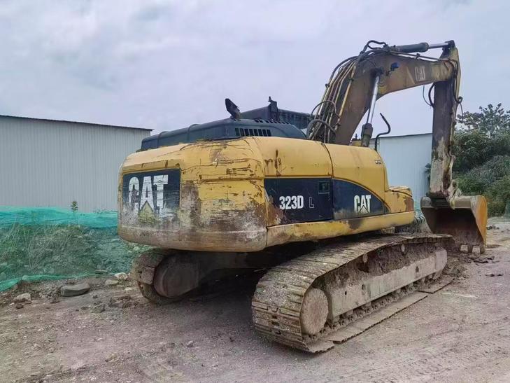 Buy Caterpillar 323 Used Excavator / 1