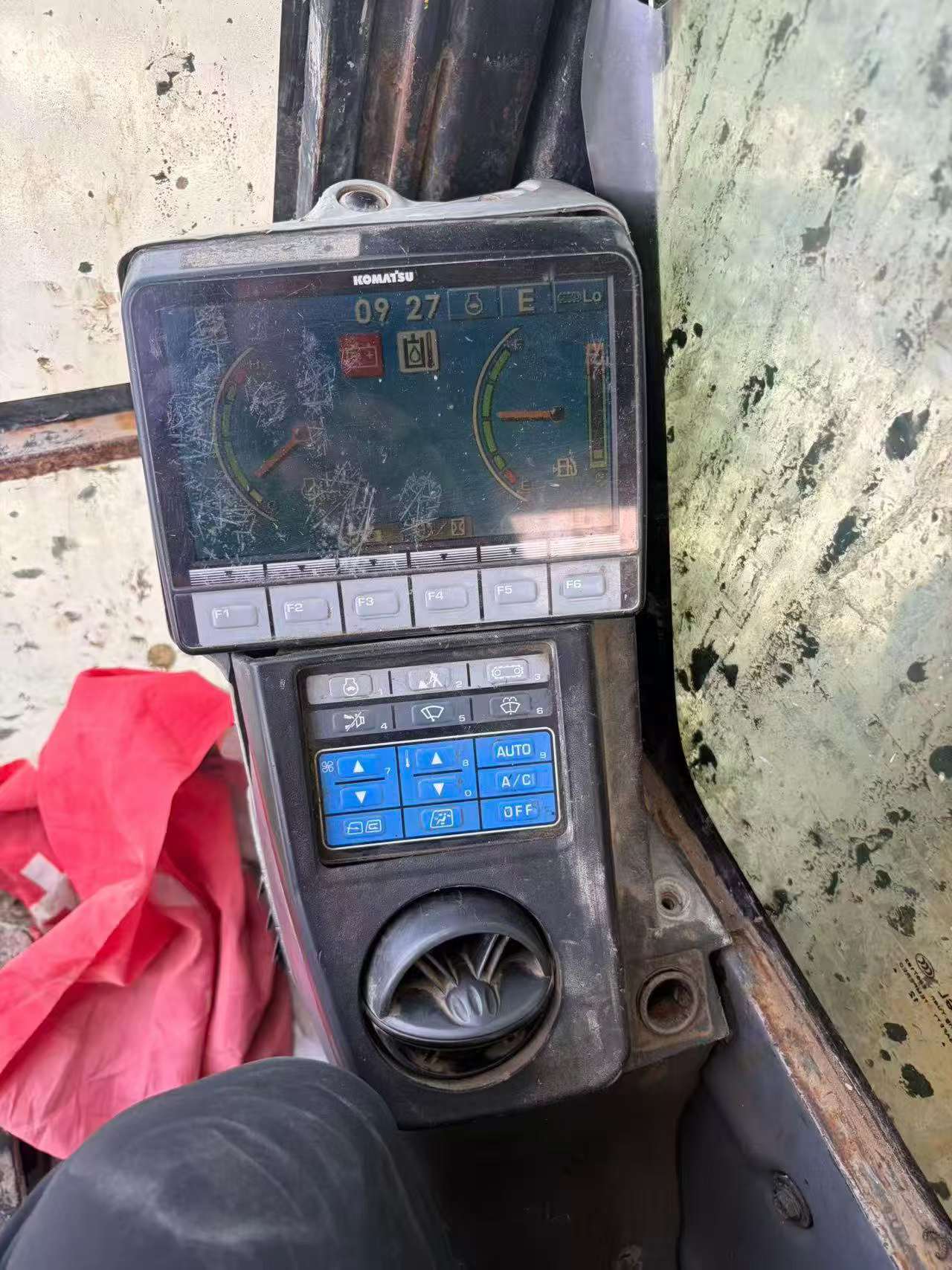 Buy Komatsu PC200-8 Used Excavator / 9 Buy Komatsu PC200-8 Used Excavator / 9