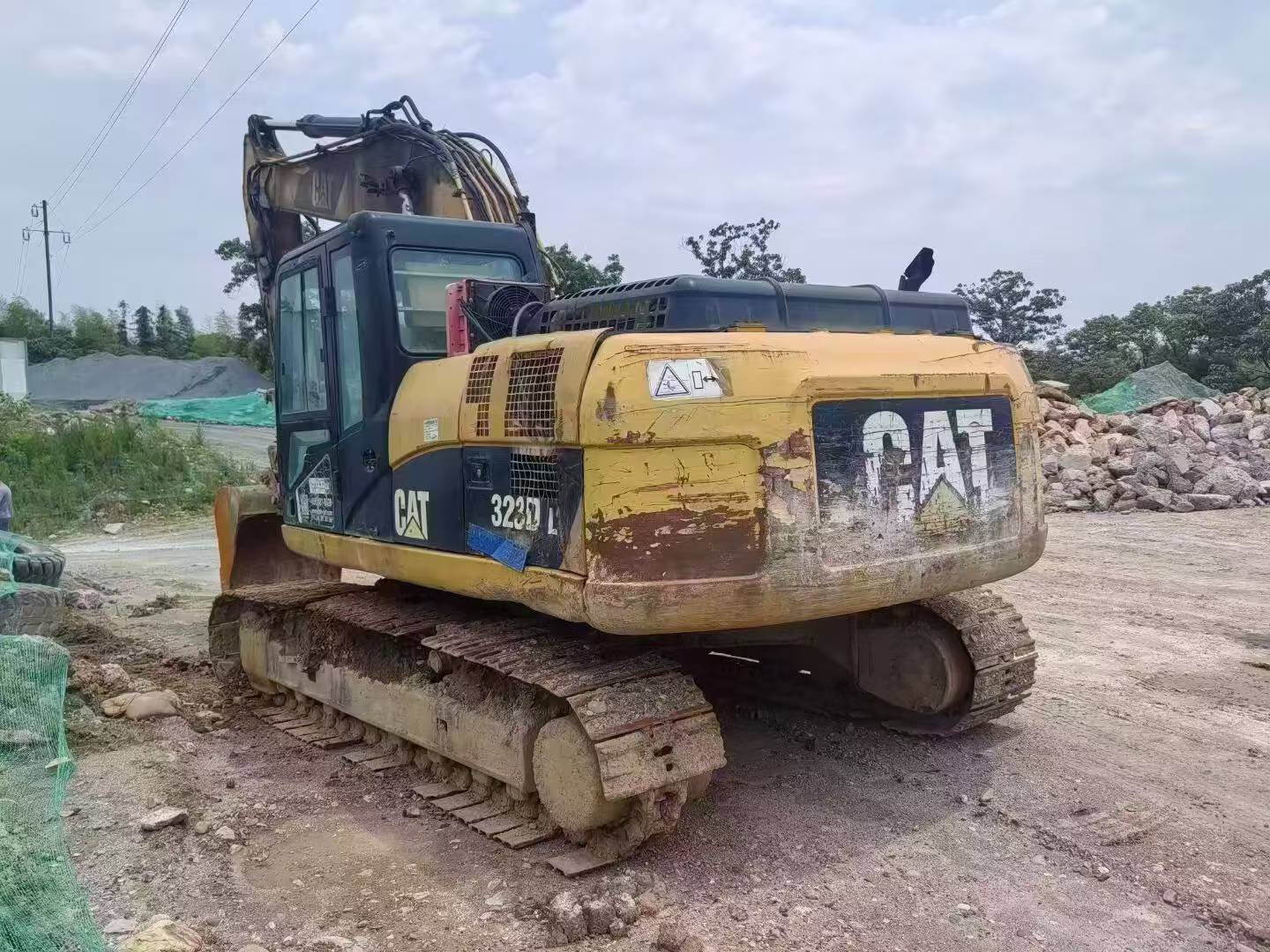 Buy Caterpillar 323 Used Excavator / 2 Buy Caterpillar 323 Used Excavator / 2