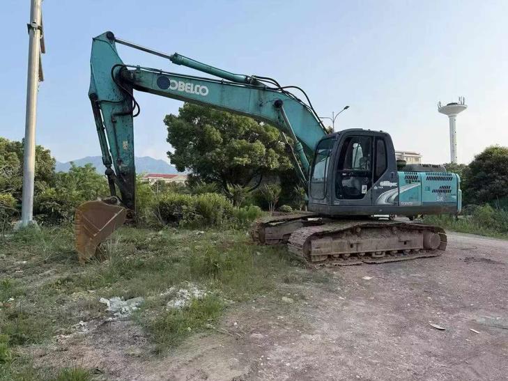 Buy Kobelco SK200-8 Used Excavator / 1