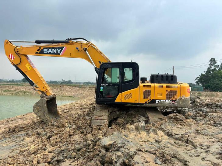 Buy Sany SY205C Used Excavator / 1