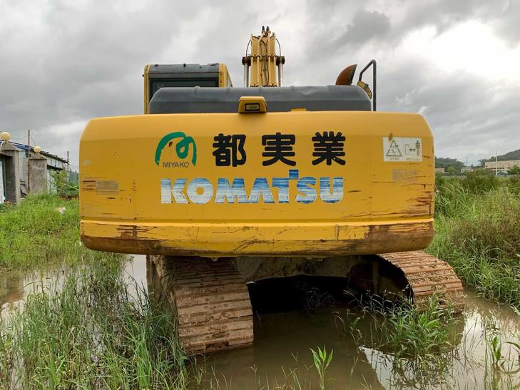 Buy Komatsu PC200-8N1 Used Excavator / 1