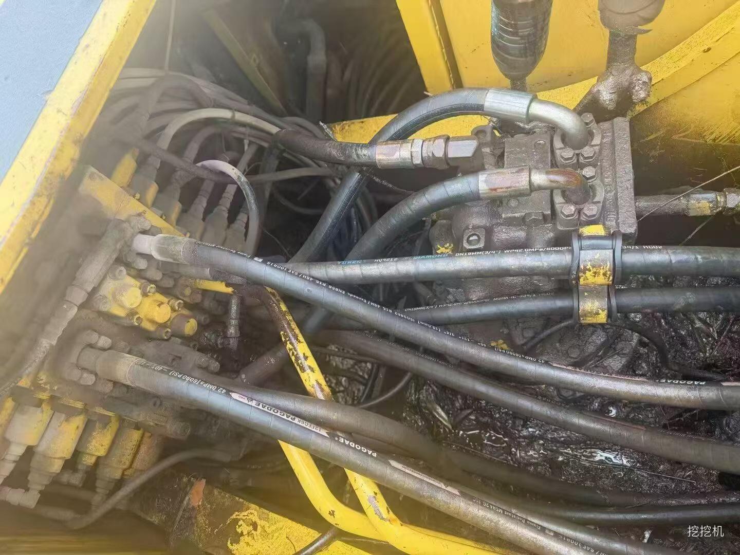 Buy Komatsu PC200-7 Used Excavator / 4 Buy Komatsu PC200-7 Used Excavator / 4