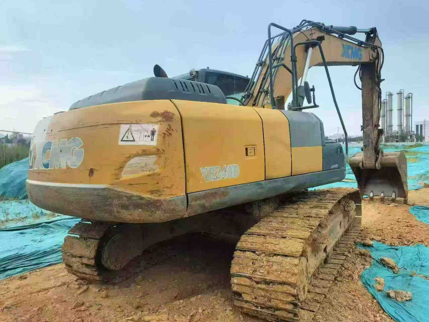Buy XCMG XE215 Used Excavator / 1