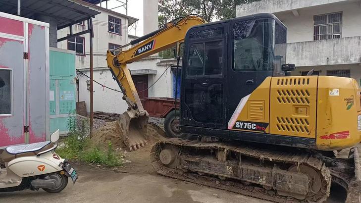 Buy Sany SY75 Used Excavator / 1