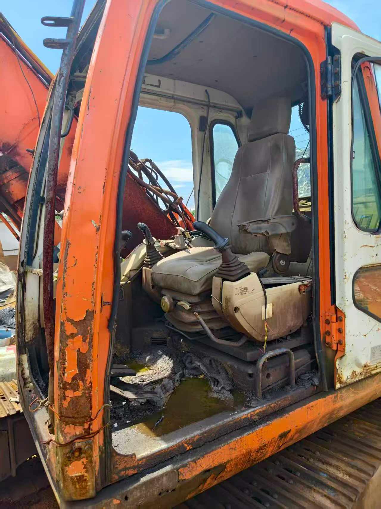 Buy Doosan DH150 Used Excavator / 6 Buy Doosan DH150 Used Excavator / 6