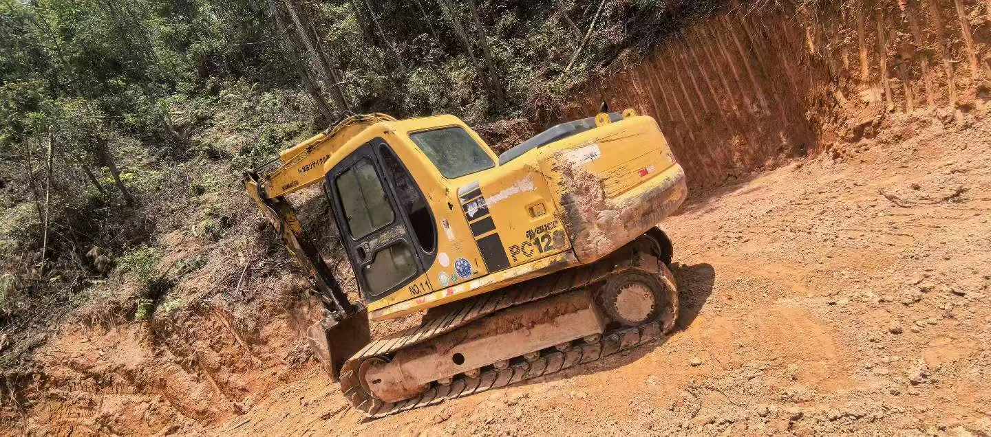 Buy Komatsu PC120-6E Used Excavator / 1