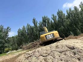 Buy Caterpillar 323D2L Used Excavator / 2 Buy Caterpillar 323D2L Used Excavator / 2