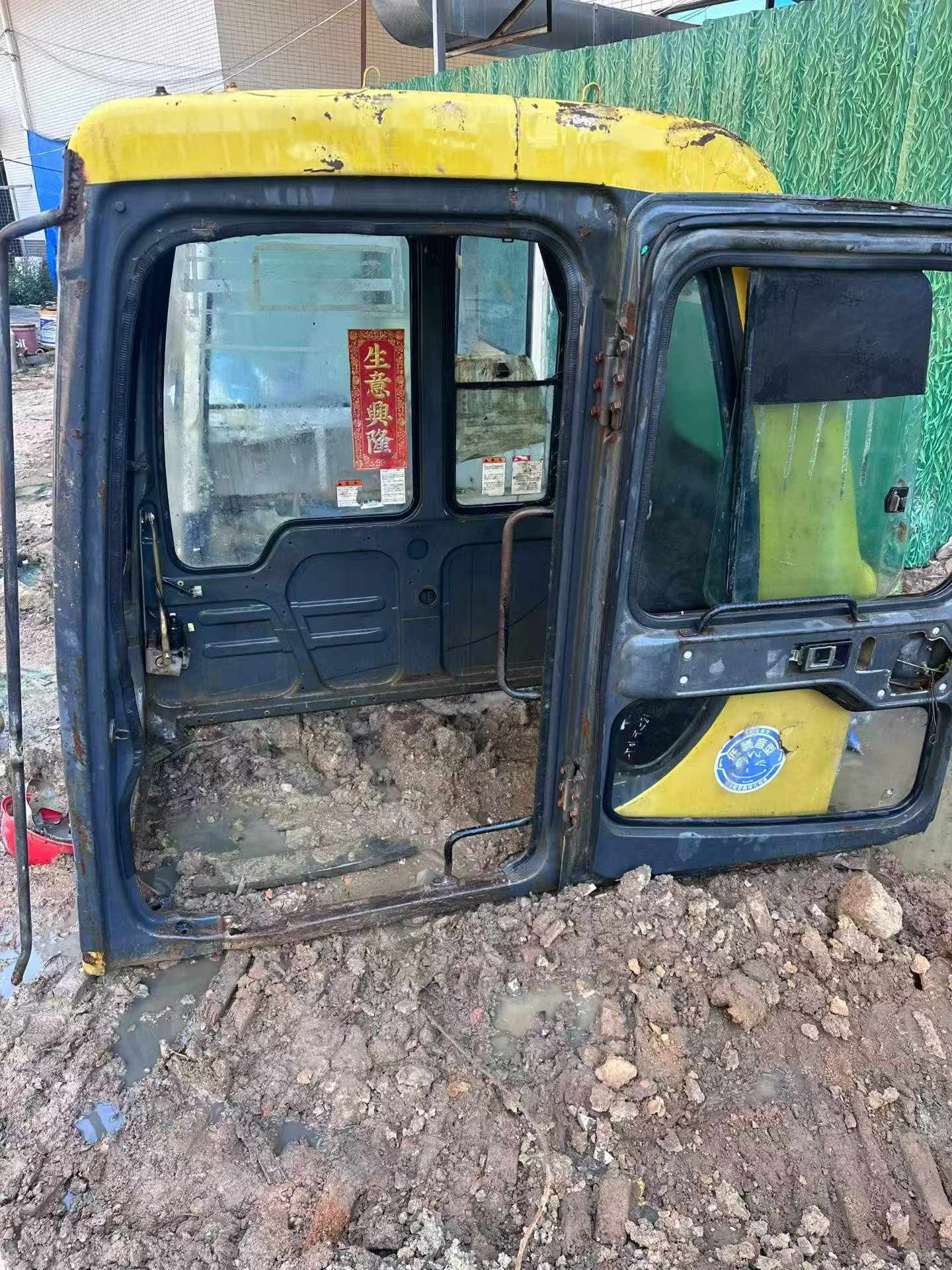 Buy Komatsu PC120-6 Used Excavator / 3 Buy Komatsu PC120-6 Used Excavator / 3
