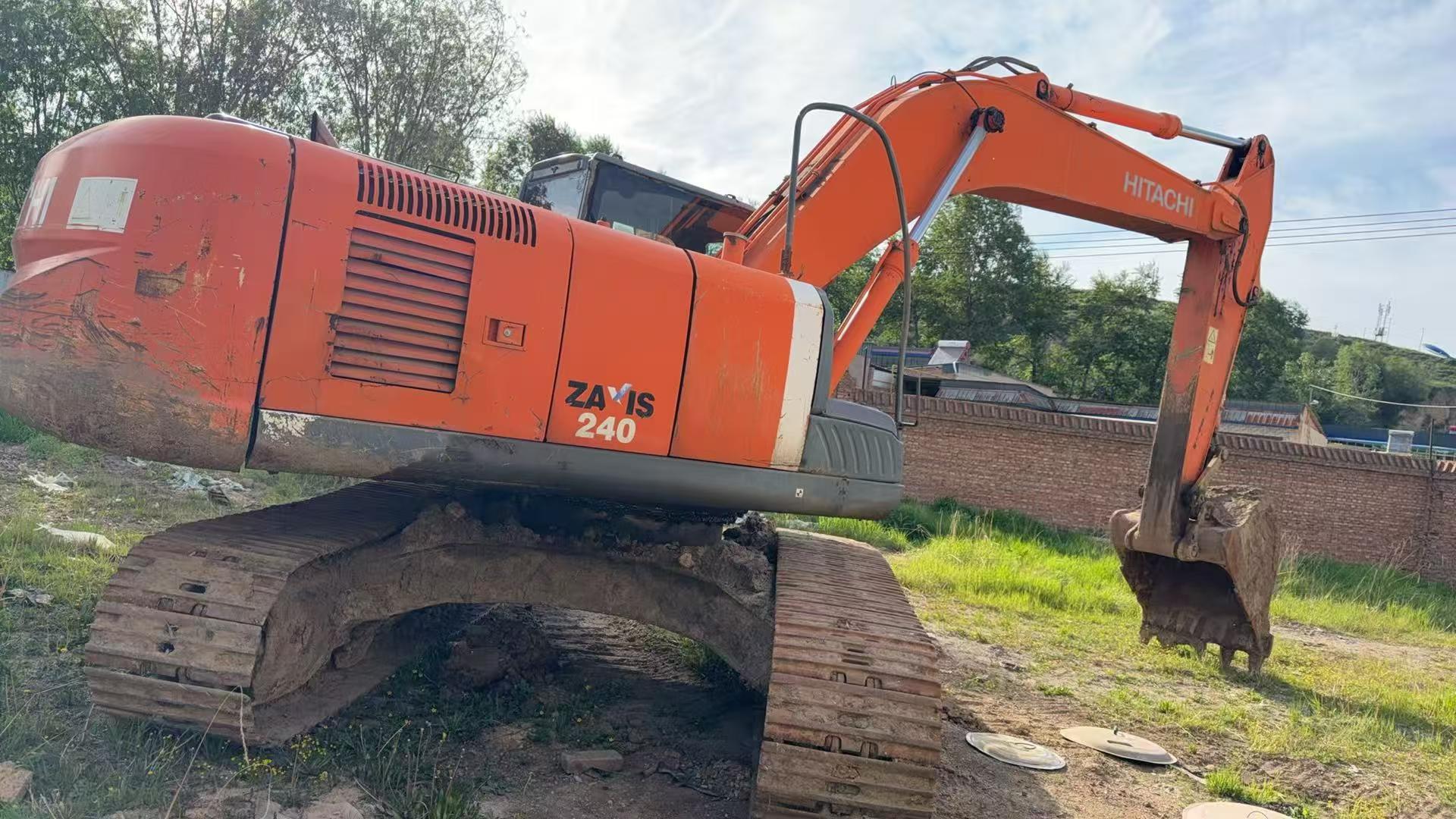 Buy Hitachi EX240-3 Used Excavator / 6 Buy Hitachi EX240-3 Used Excavator / 6