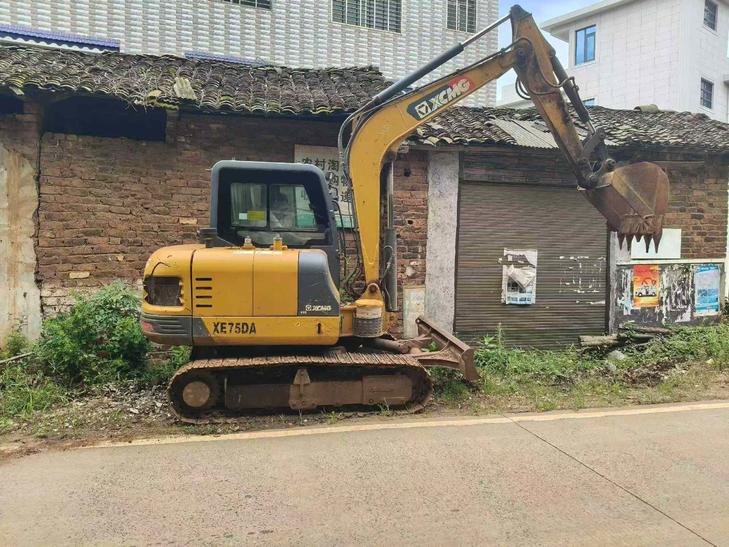 Buy XCMG XE60DA Used Excavator / 1