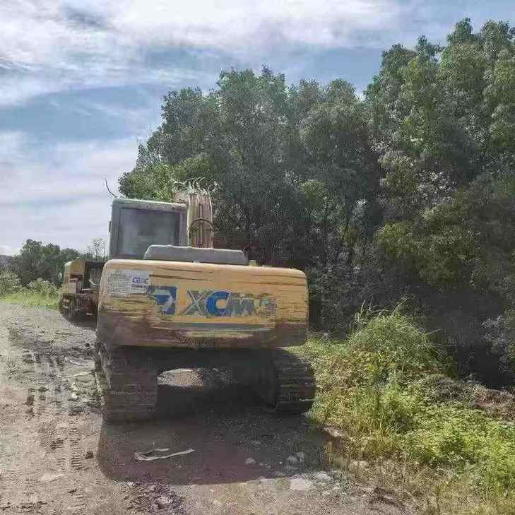 Buy XCMG XE135B Used Excavator / 1