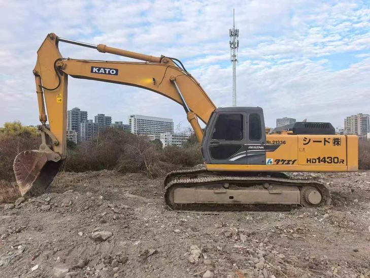 Buy Kato Used Excavator / 1