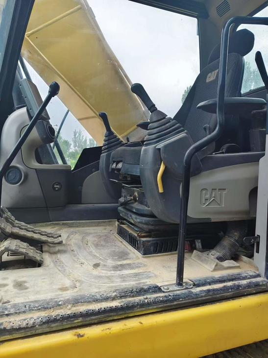 Buy Caterpillar 320D Used Excavator / 1