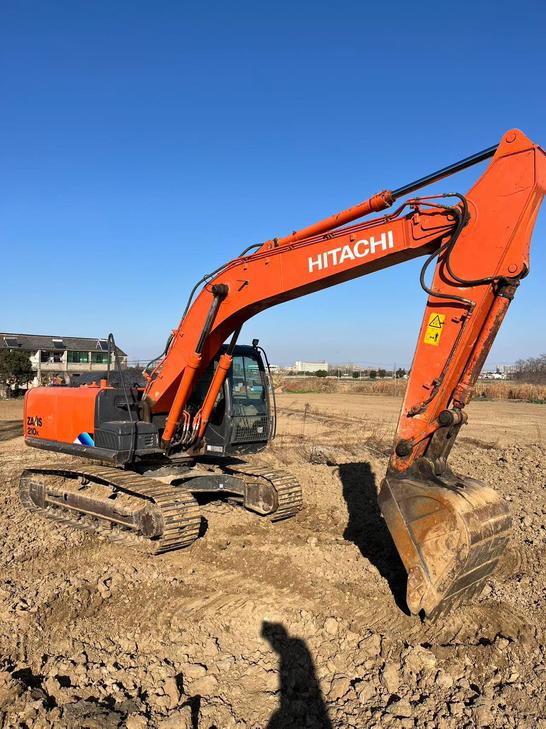 Buy Hitachi EX210 Used Excavator / 1