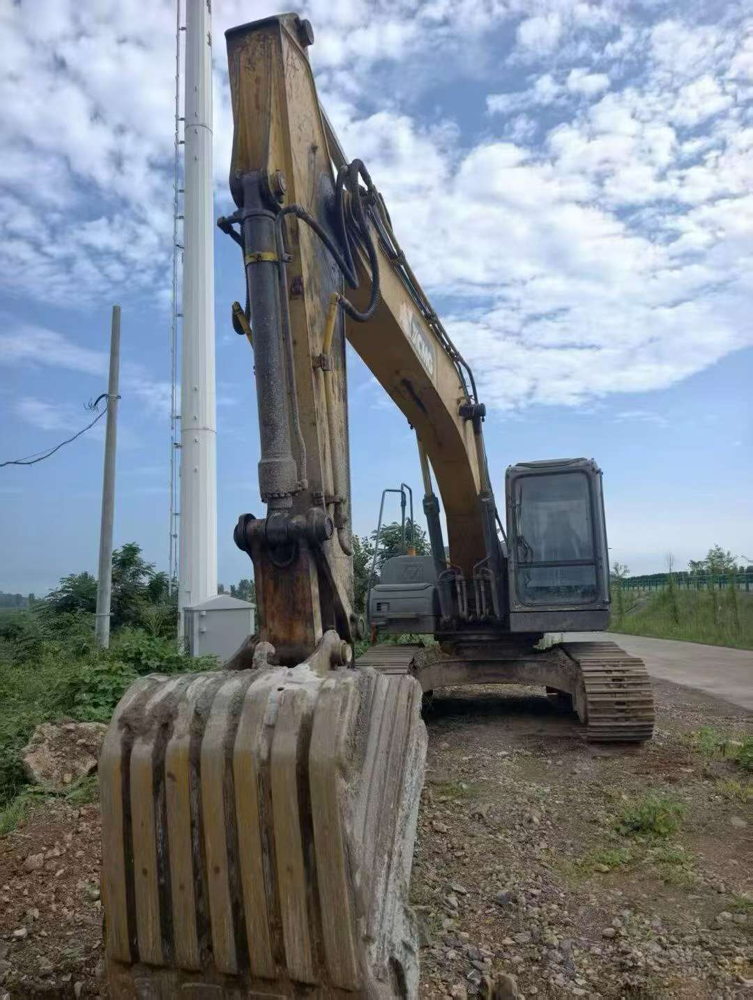 Buy XCMG XE200D Used Excavator / 8 Buy XCMG XE200D Used Excavator / 8