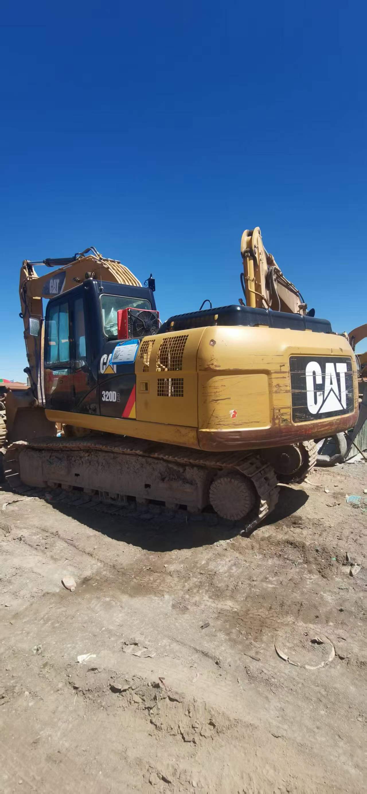 Buy Caterpillar 320D Used Excavator / 1