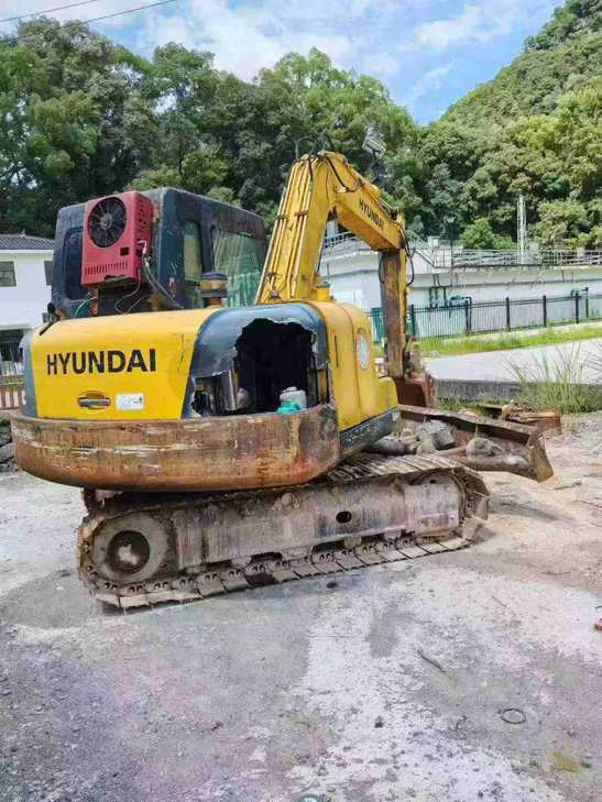 Buy Hyundai R80-7 Used Excavator / 1