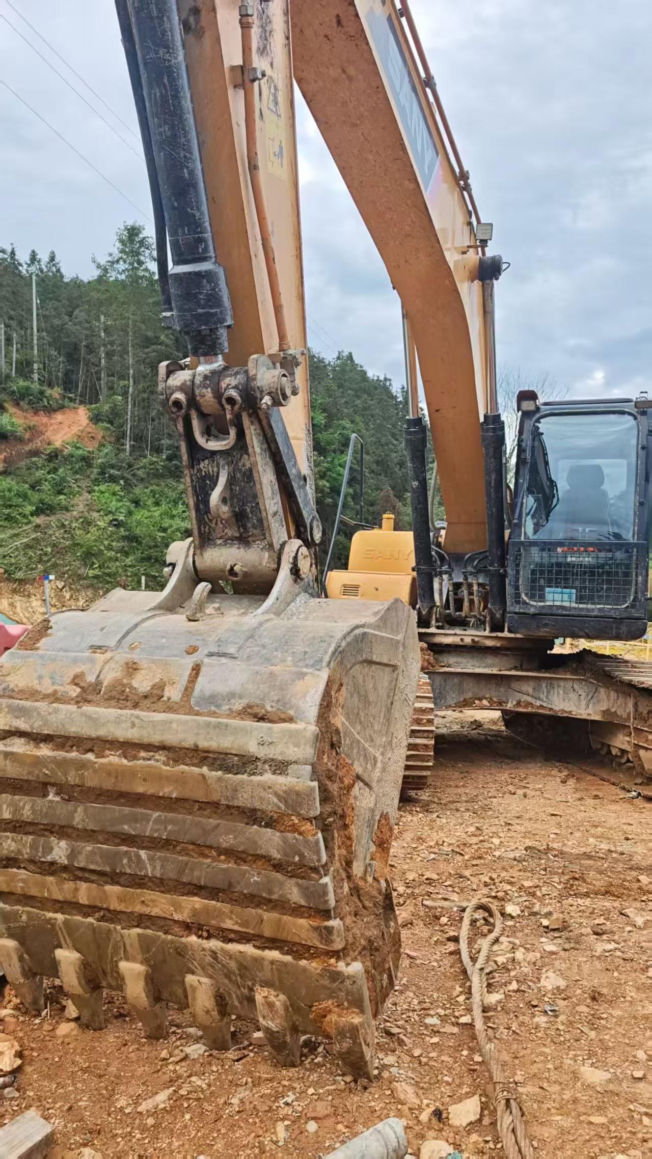 Buy Sany SY205C Used Excavator / 1