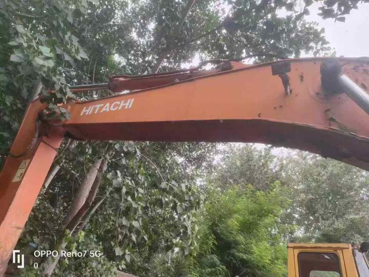 Buy Hitachi EX200-5 Used Excavator / 1