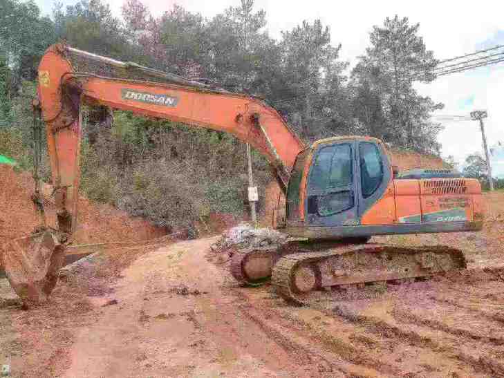 Buy Doosan DX215-9C Used Excavator / 1