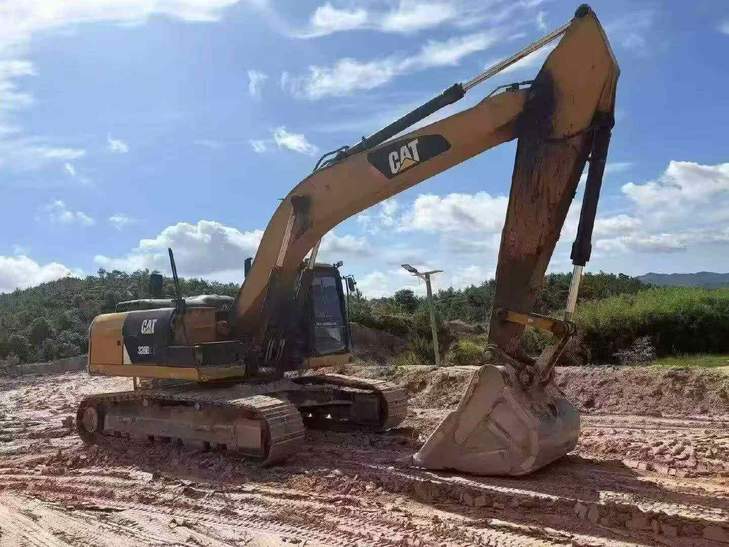 Buy Caterpillar 326DL Used Excavator / 1