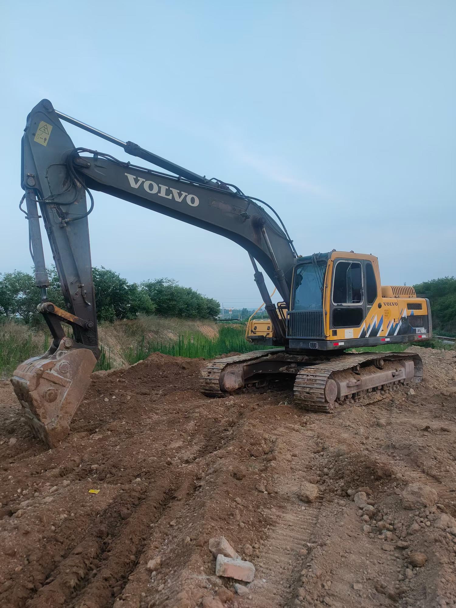 Buy Volvo EC210B Used Excavator / 1