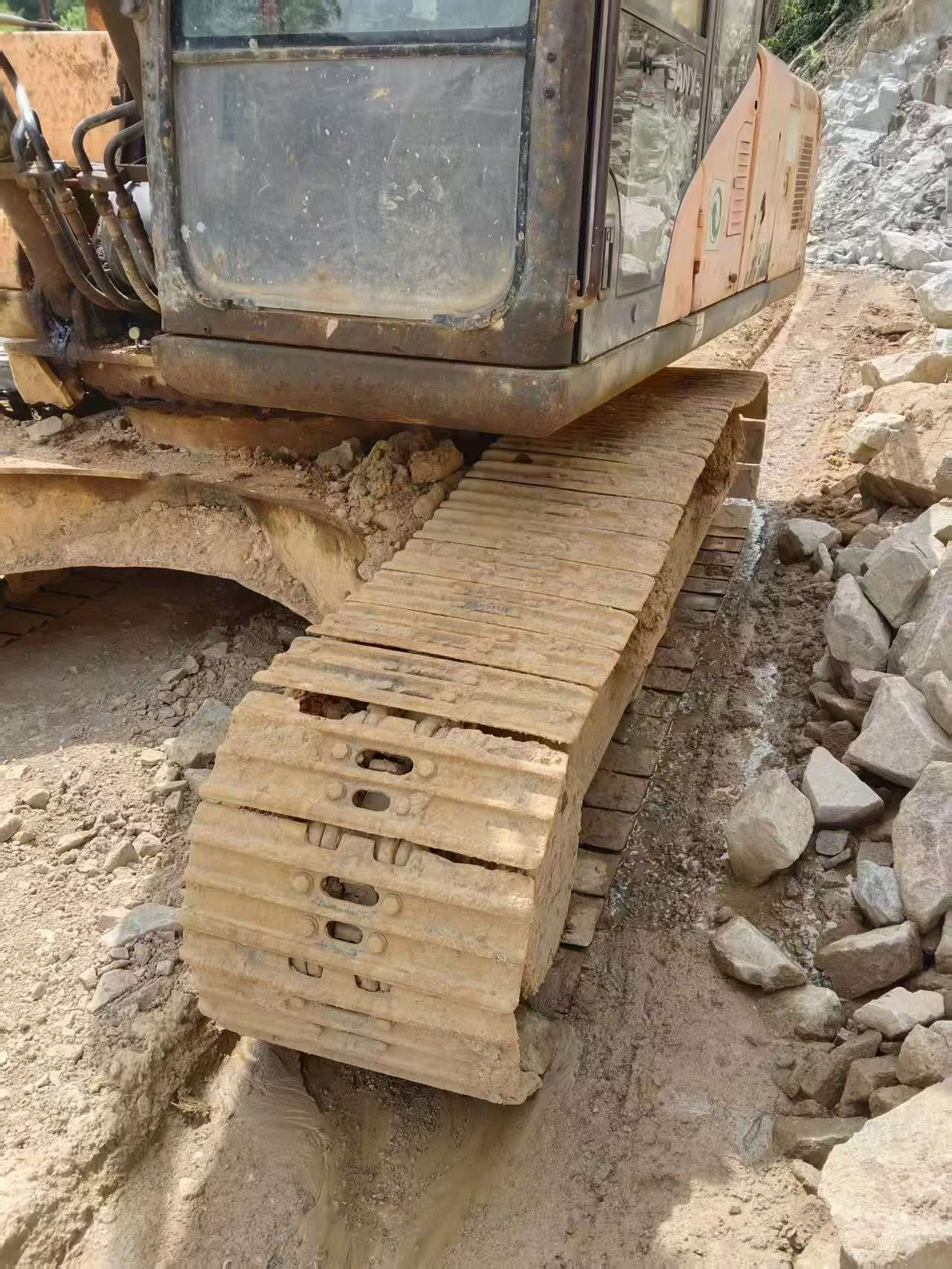 Buy Sany SY215C Used Excavator / 9