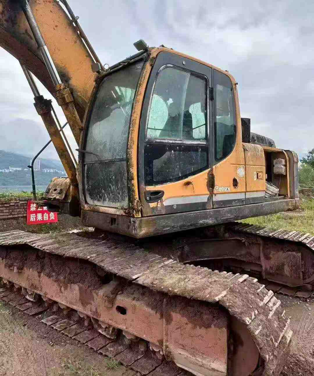 Buy Hyundai R225-7 Used Excavator / 3