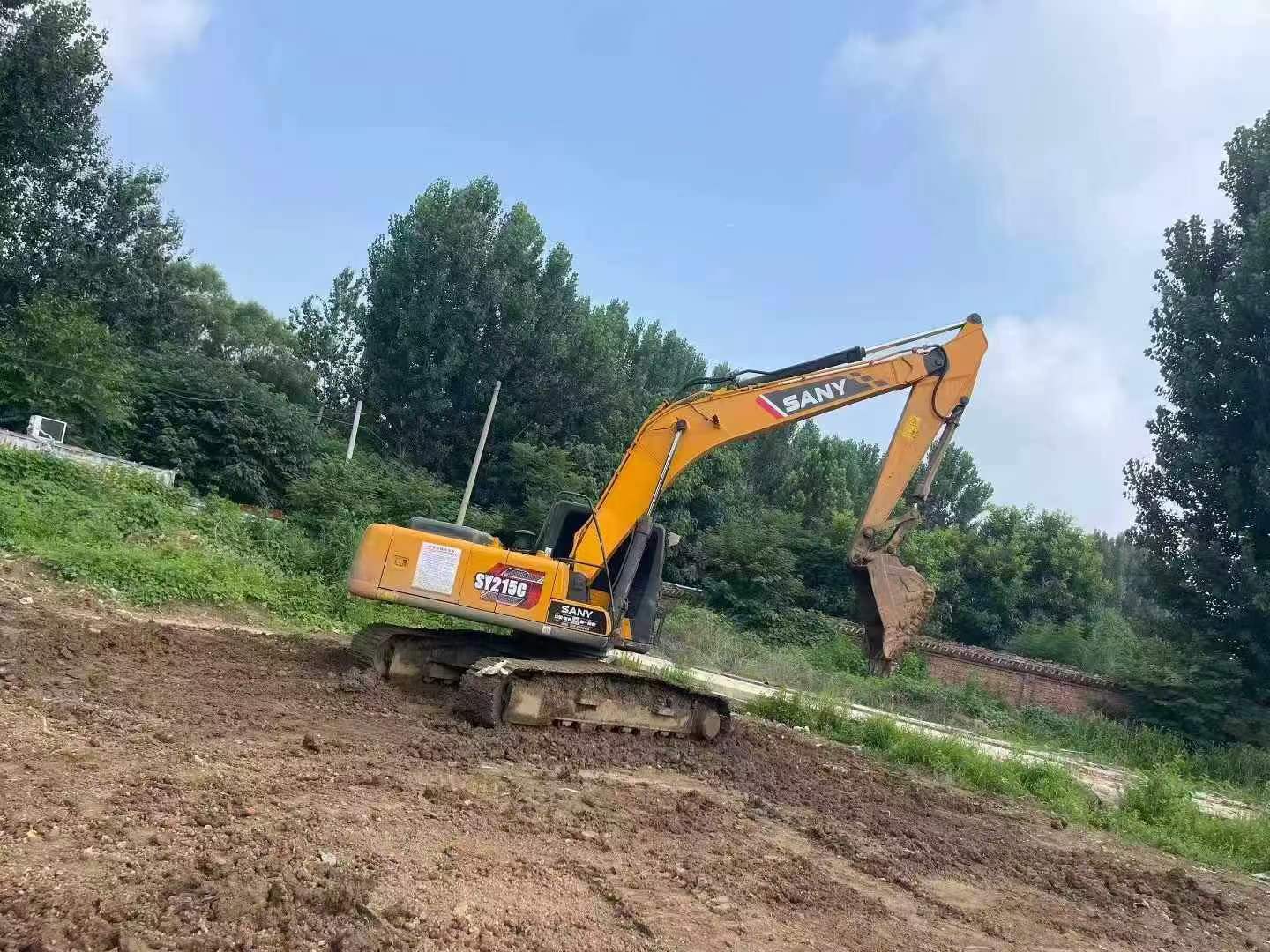 Buy Sany SY215C-8 Used Excavator / 2 Buy Sany SY215C-8 Used Excavator / 2