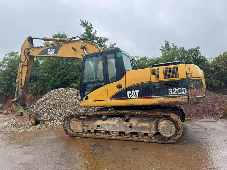 Buy Caterpillar 320A Used Excavator / 1