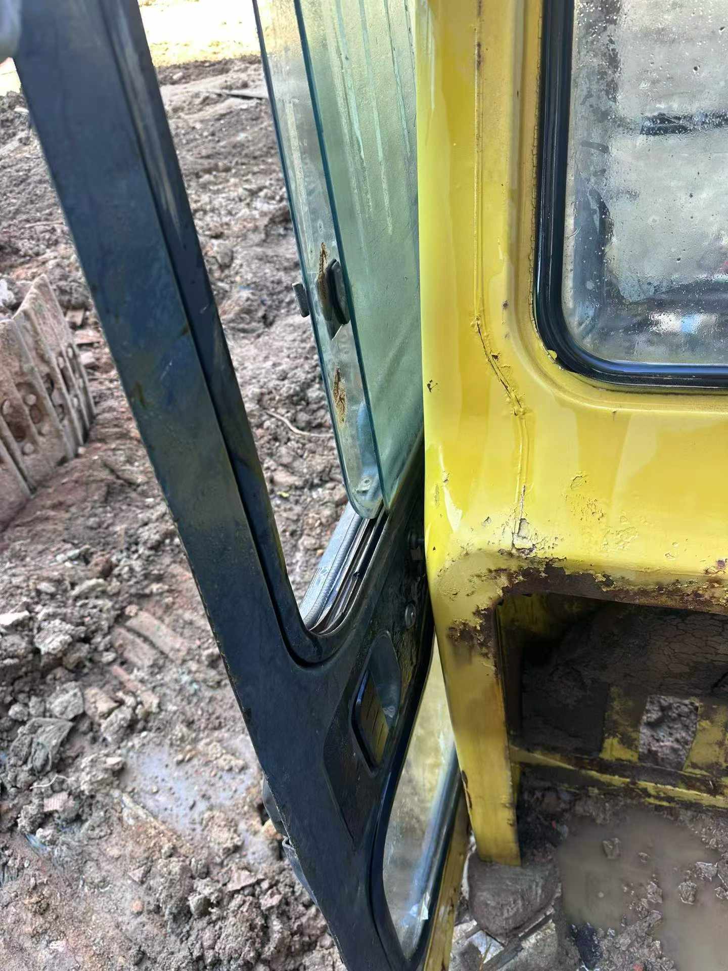 Buy Komatsu PC120-6 Used Excavator / 7 Buy Komatsu PC120-6 Used Excavator / 7