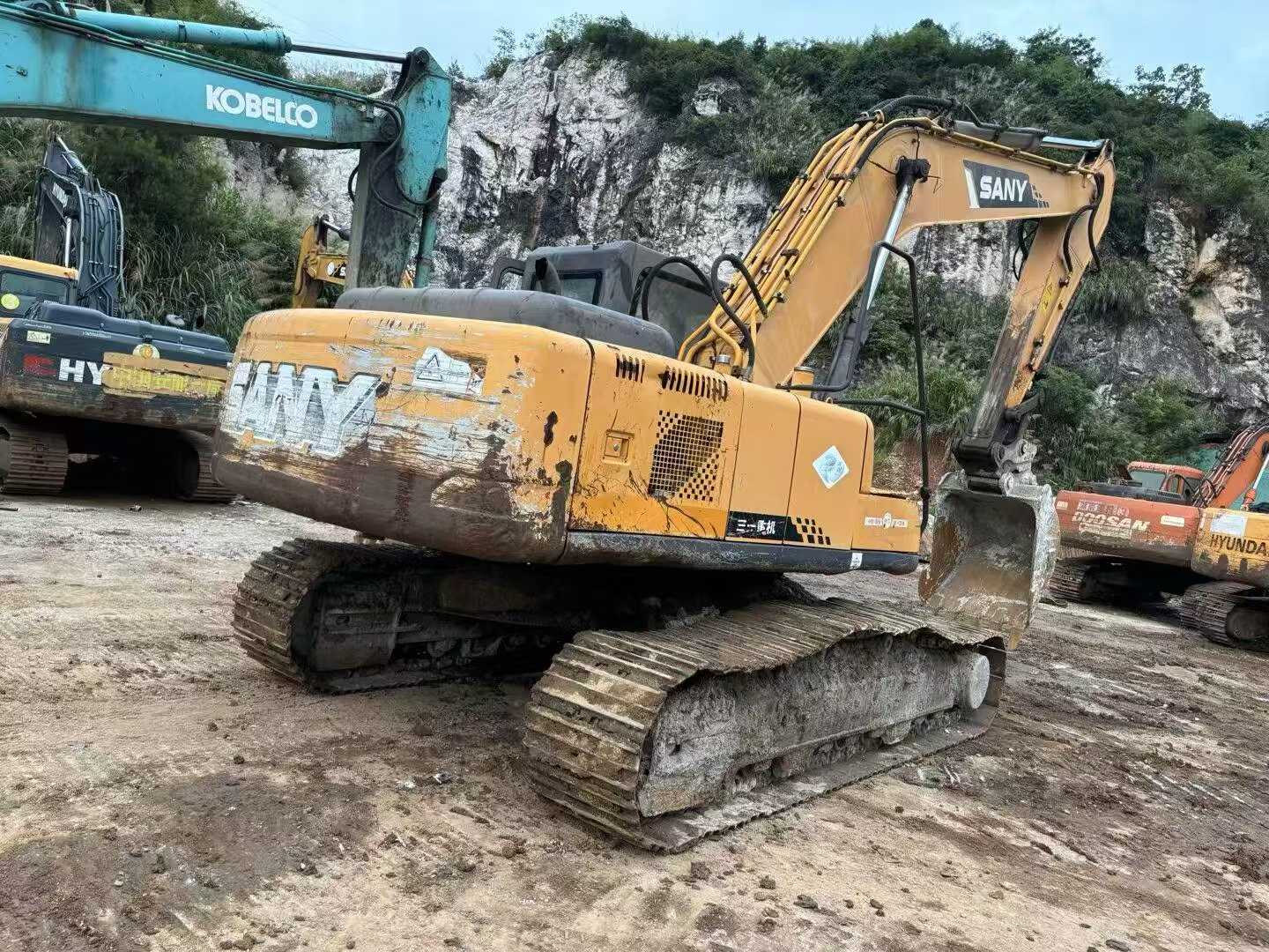 Buy Sany SY225C-8 Used Excavator / 1