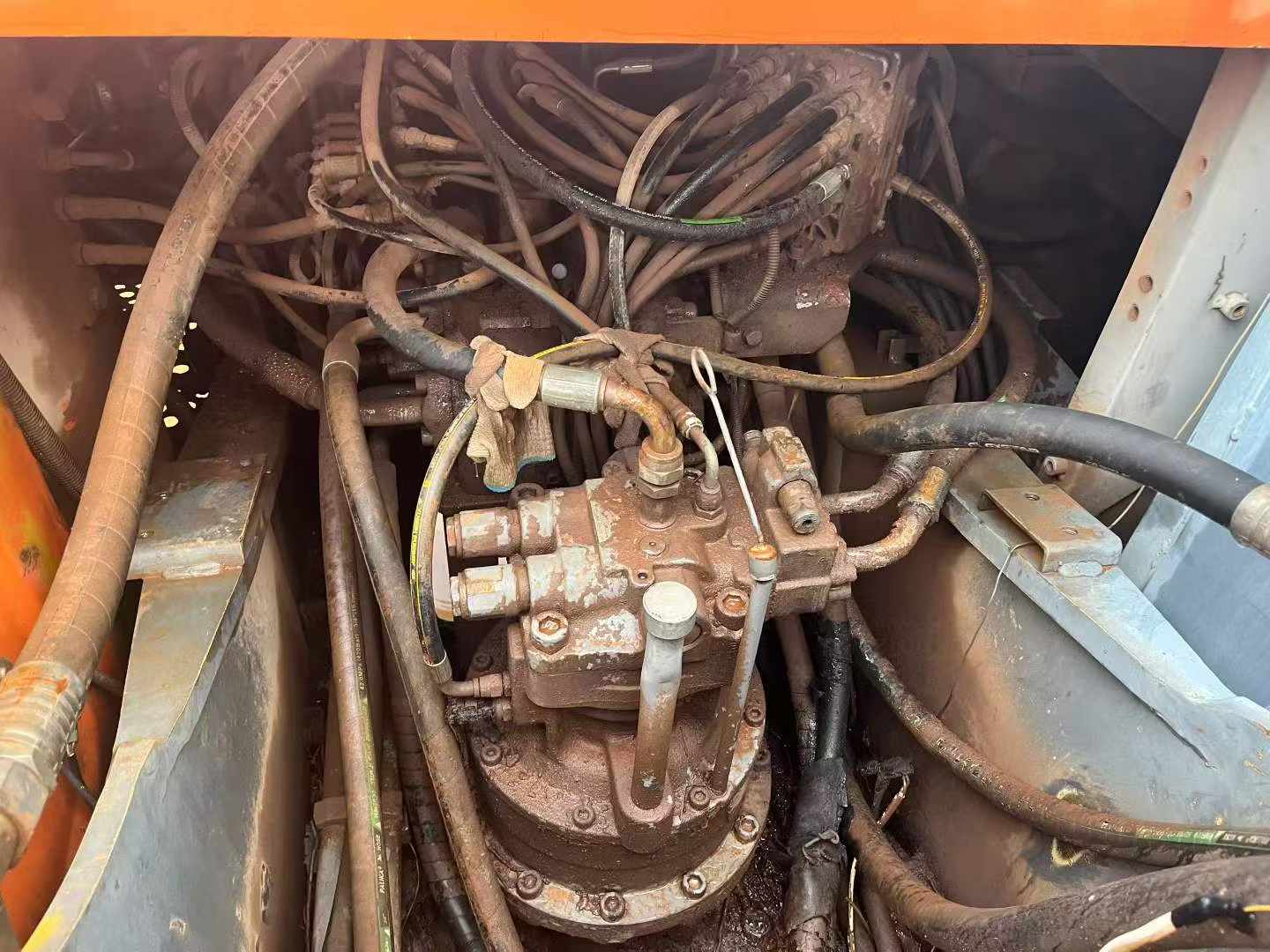Buy Hitachi EX200-3 Used Excavator / 5 Buy Hitachi EX200-3 Used Excavator / 5