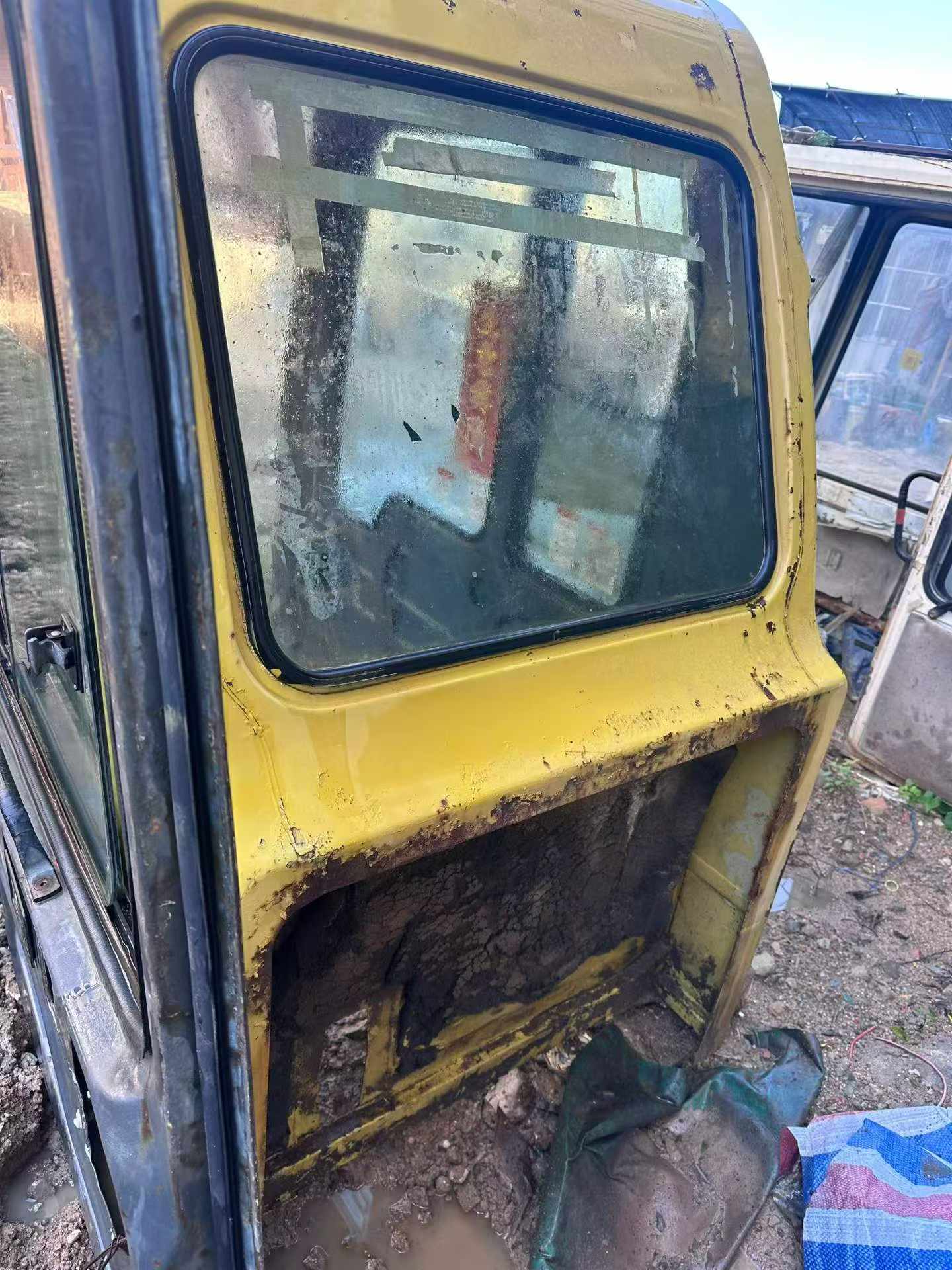 Buy Komatsu PC120-6 Used Excavator / 4 Buy Komatsu PC120-6 Used Excavator / 4