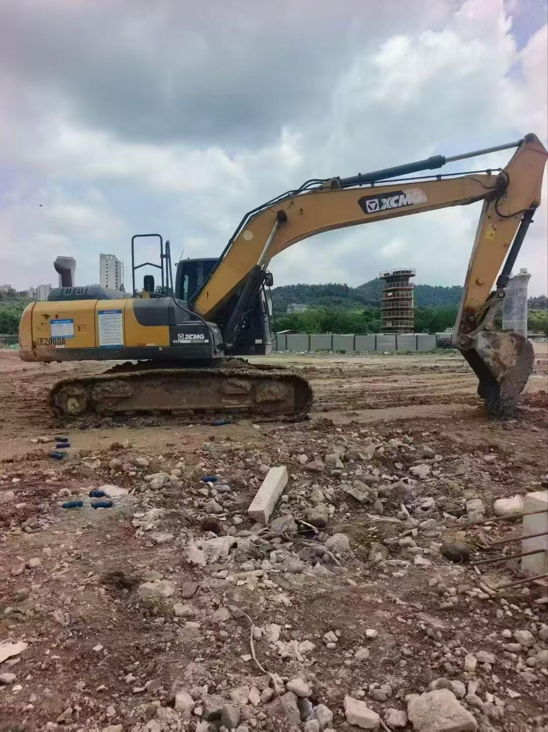 Buy XCMG XE200 Used Excavator / 2 Buy XCMG XE200 Used Excavator / 2