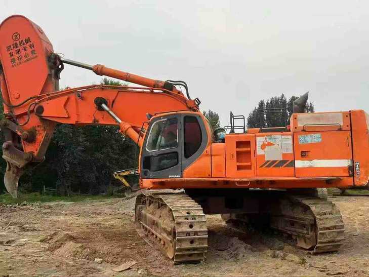 Buy Doosan DX700LC Used Excavator / 1