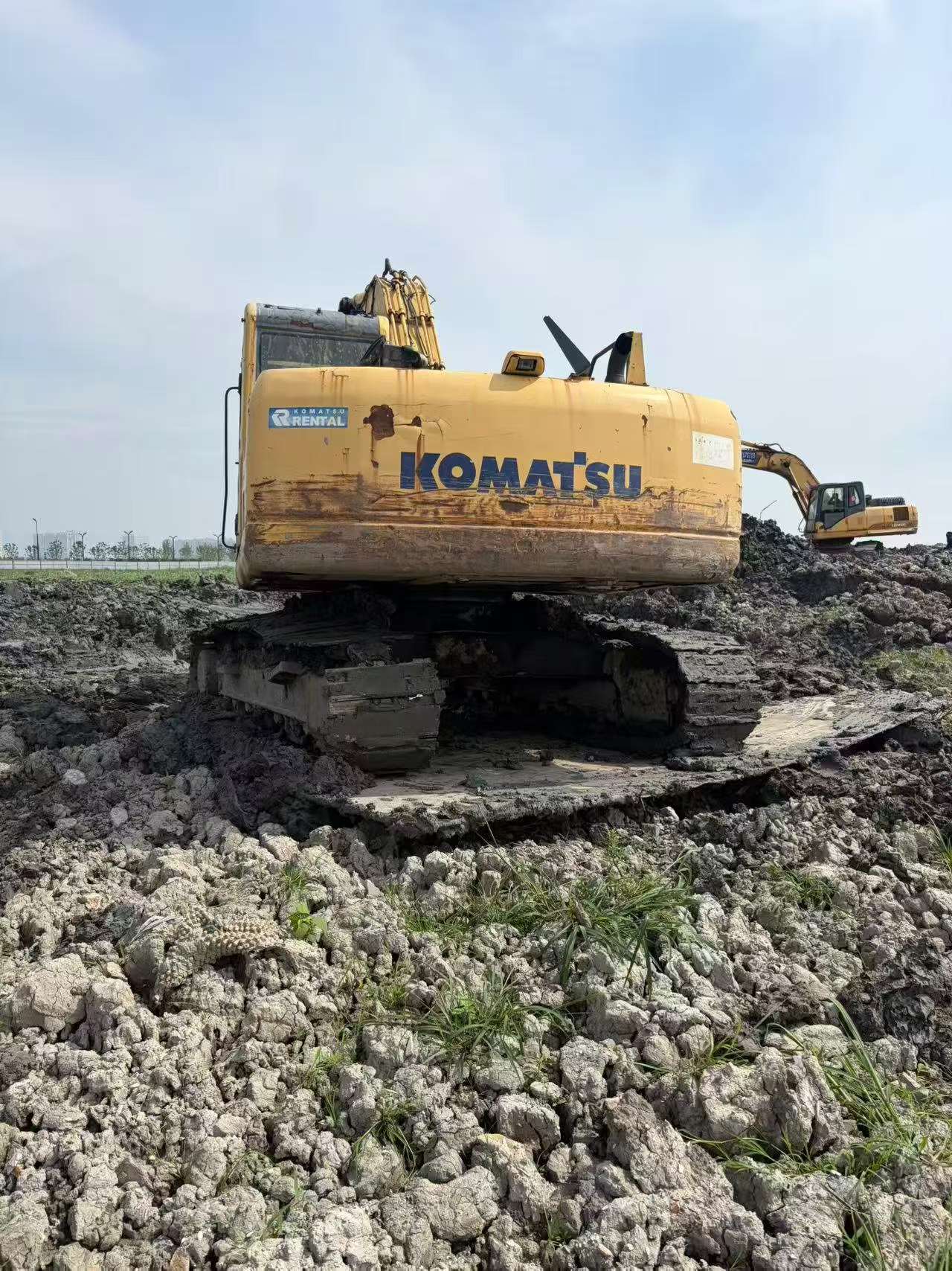 Buy Komatsu PC200-8 Used Excavator / 2 Buy Komatsu PC200-8 Used Excavator / 2