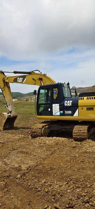 Buy Caterpillar 320D Used Excavator / 1