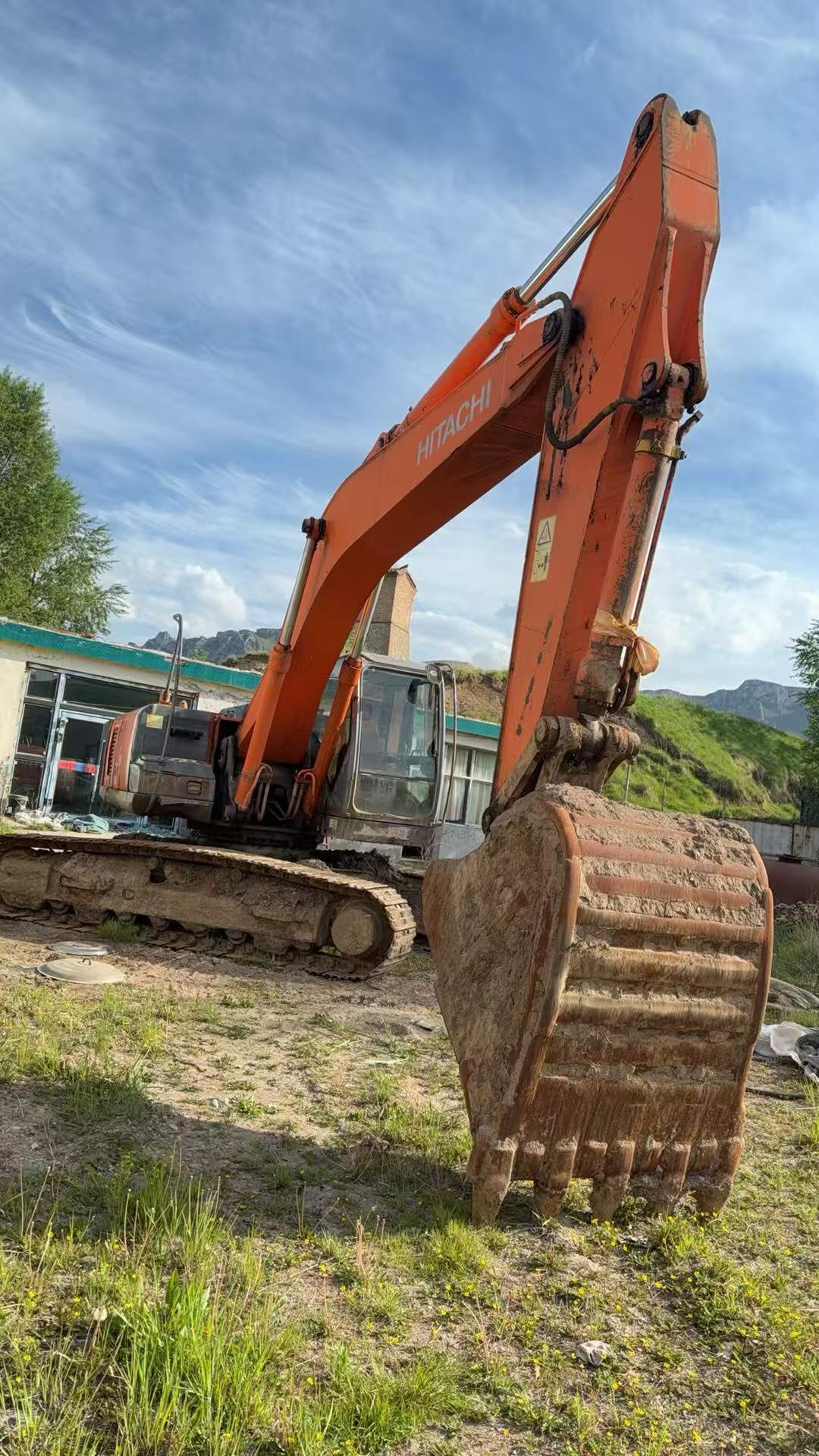 Buy Hitachi EX240-3 Used Excavator / 5 Buy Hitachi EX240-3 Used Excavator / 5